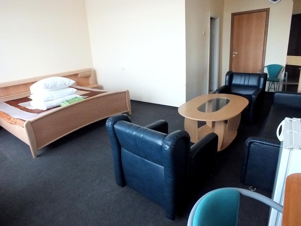 Motelis Jonuciai Garliava Room photo